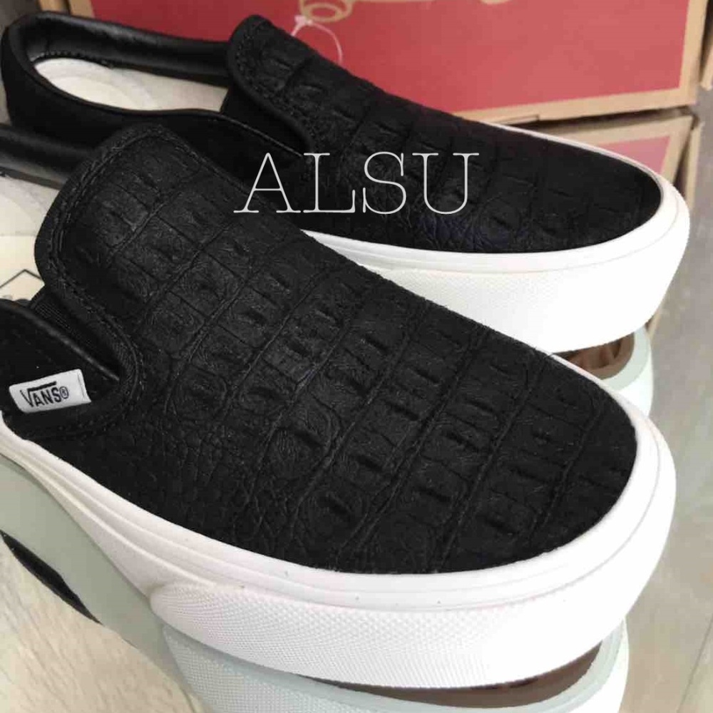VANS Classic Slip On Embossed Black Kid’s AUTHENTI - Picture 3 of 8